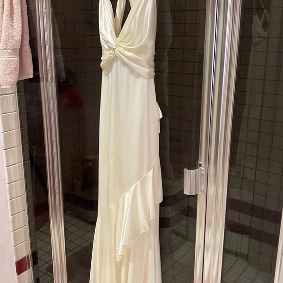Beautiful off white evening gown, New with tags size 7/8 - Picture 2 of 16